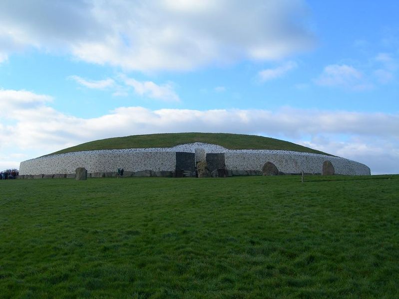 Newgrange 2006 copyright by Shira Newgrange